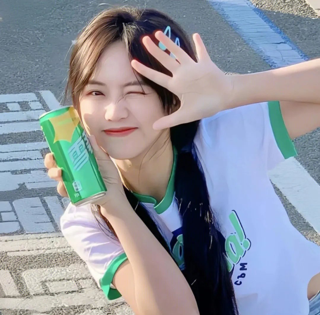 报告容先生你的小甜妻要亲你了